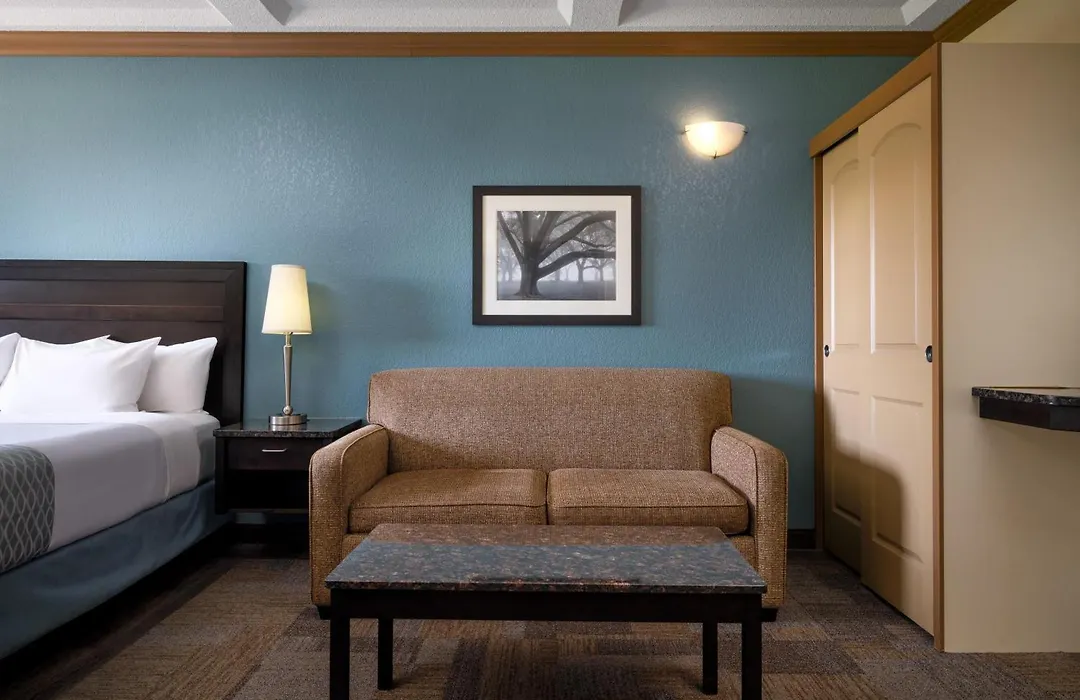 Best Western Plus Kamloops Hotel-1