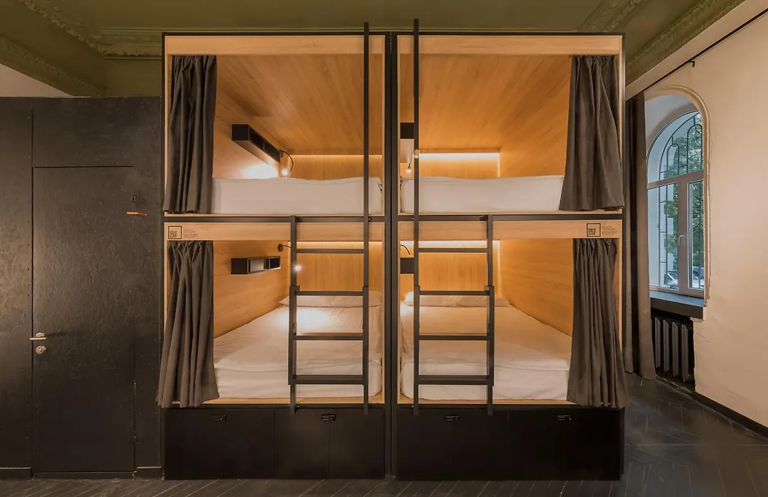 Globe Runner Rooms & Dorms-1