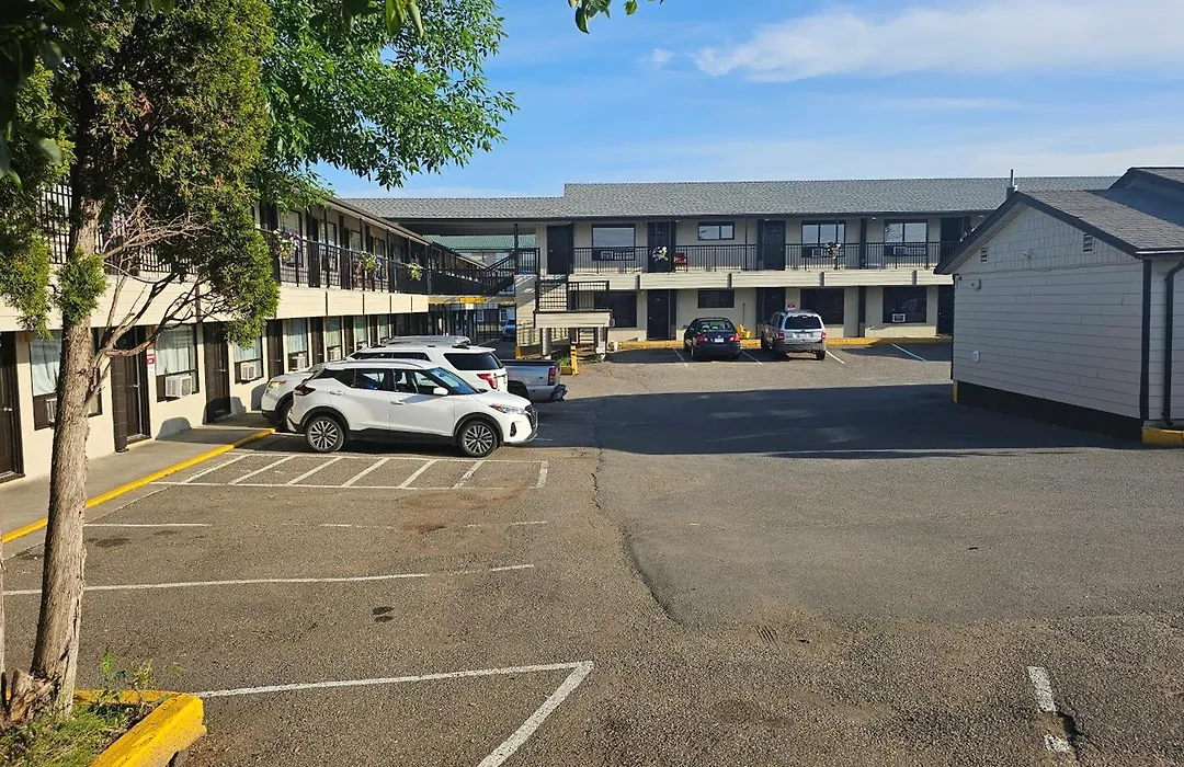 Camelot Court Motel-1