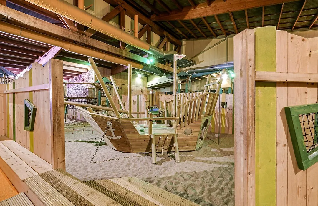 Vakantiepark 'T Hooge Holt-1