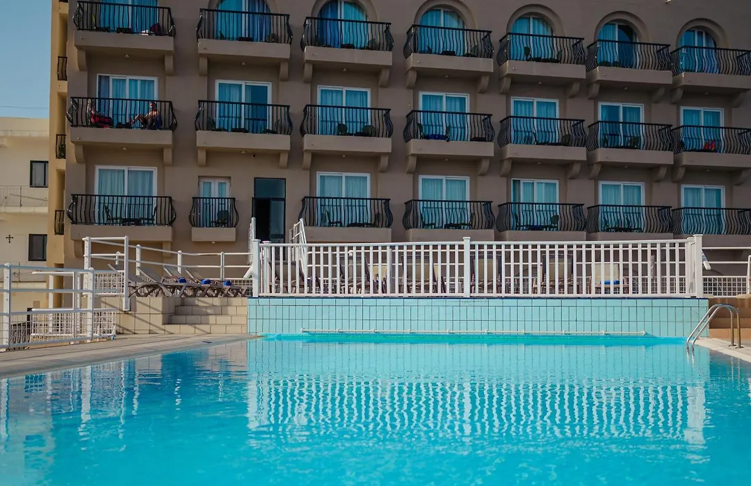Gillieru Harbour Hotel-1
