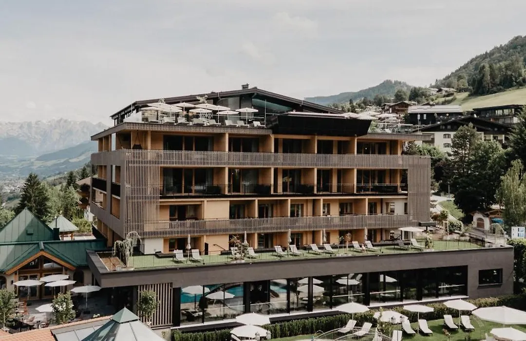 Verwöhnhotel Berghof-1