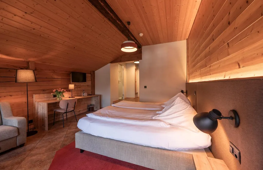 Hotel Chalet Du Lac-1