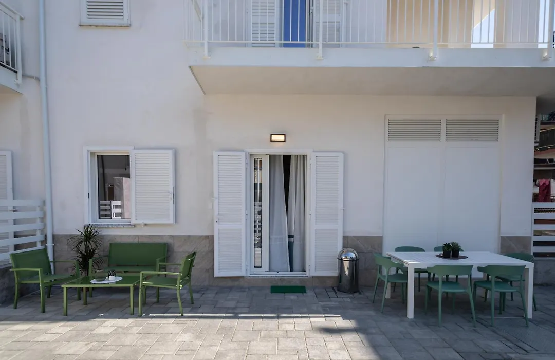 Ambrosia Room & Apartment-1