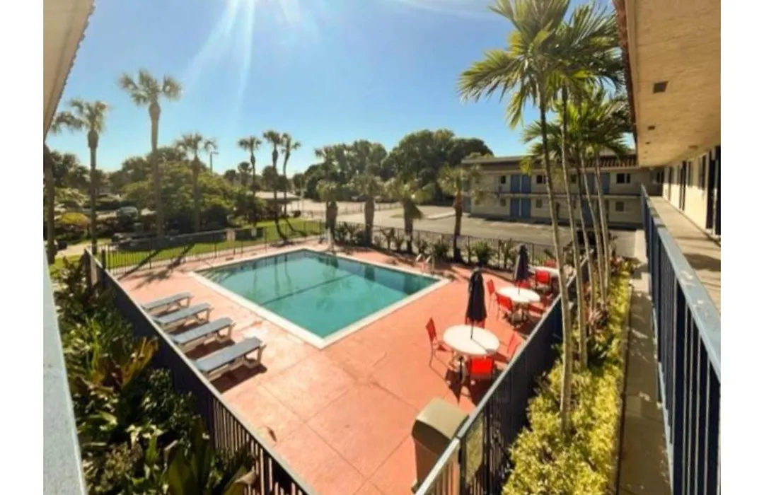 Motel 6 Riviera Beach Fl-1