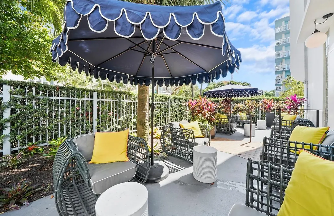 Lincoln Arms Suites-1