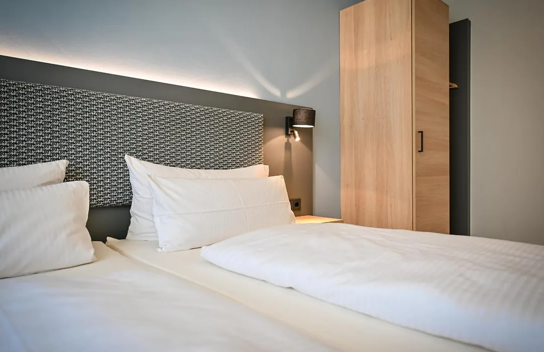 Hotel Mainblick Garni-1