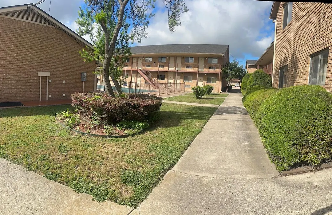 Hallmark Inn And Suites-1