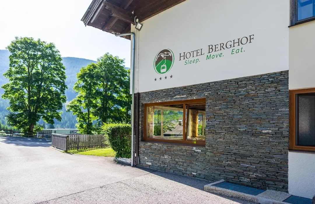 Schi- und Wanderhotel Berghof-1