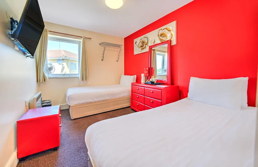 Go2 Gloucester Hotel By Oyo-1