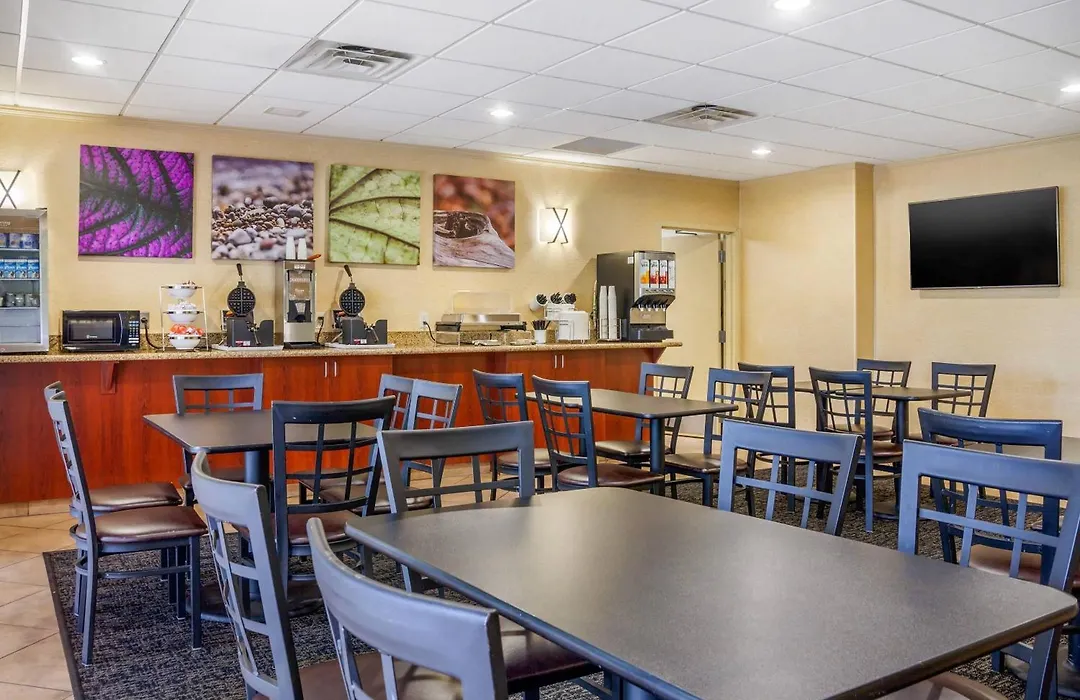 Sleep Inn & Suites Milwaukee Airport-1