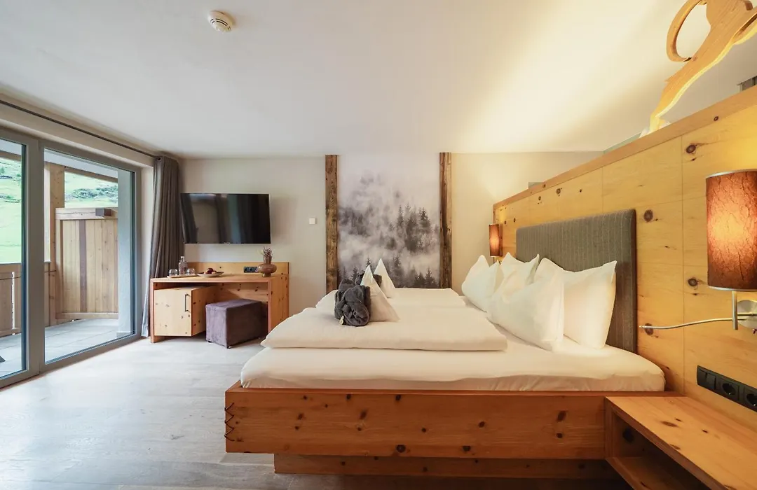 Hotel Pfeldererhof Alpine Lifestyle-1