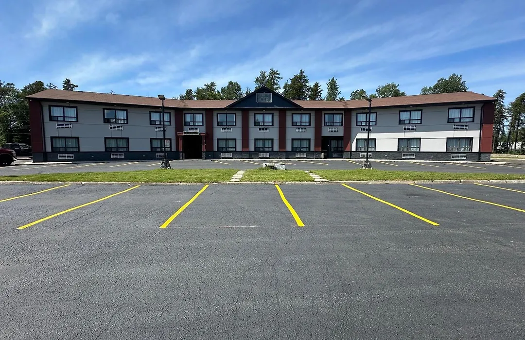 Hwy 17 Hotel-1