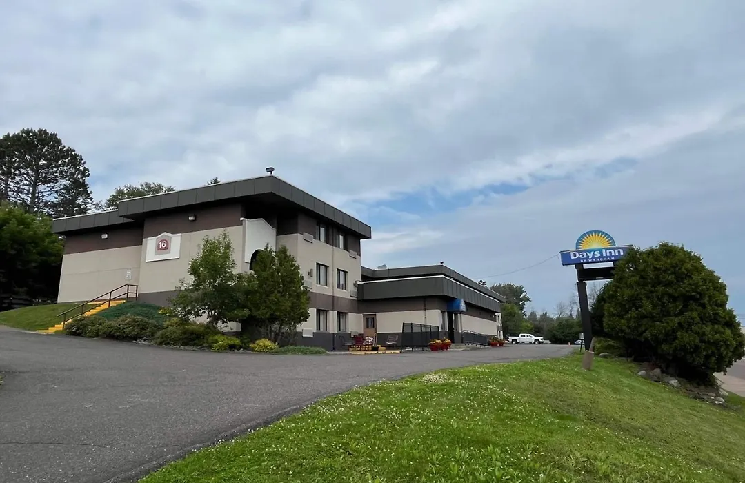 Days Inn By Wyndham Duluth Lakewalk-1