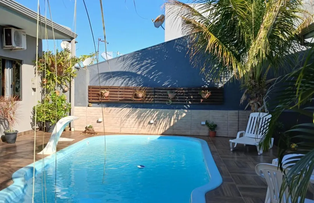 Edicula Com Um Quarto Banheiro E Piscina E Lazer-1