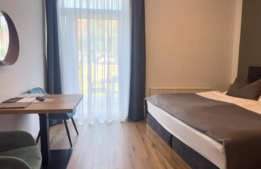 Kracher Hotel Doppelzimmer-1