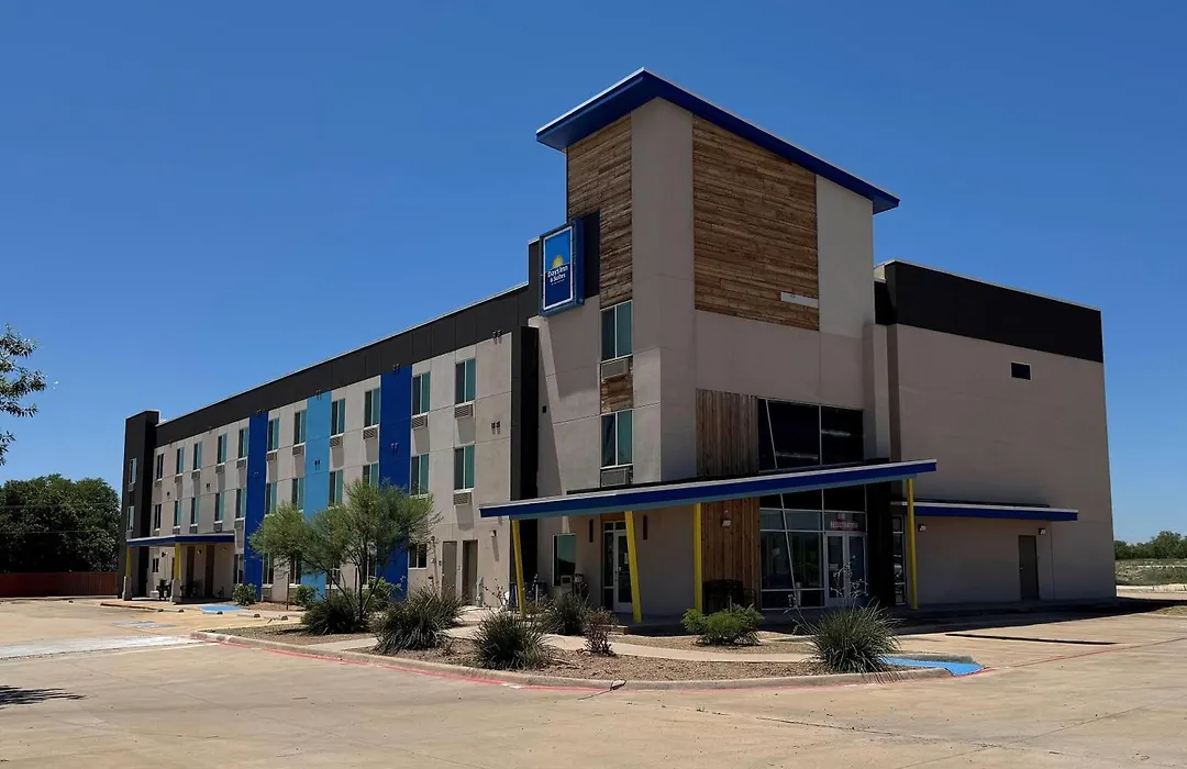Days Inn & Suites By Wyndham Colorado City/I-20-1