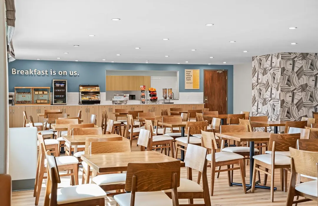 Days Inn By Wyndham Regina-1