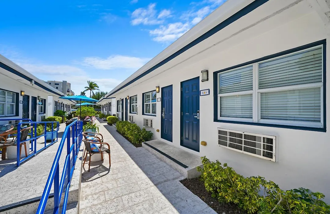Hollywood Beach Suites&Hotel-1