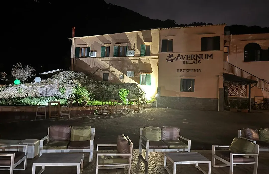 Avernum Relais Hotel e Ristorante-1