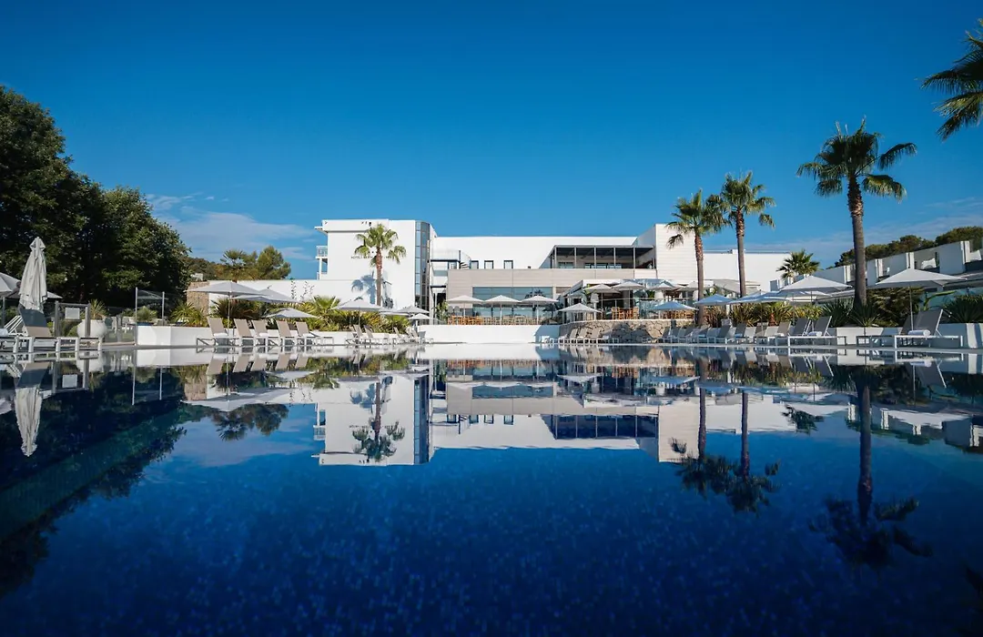 Mouratoglou Hotel & Resort-1