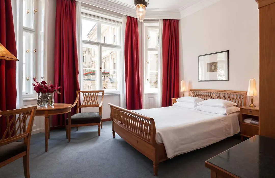 Parkhotel Laurin-1