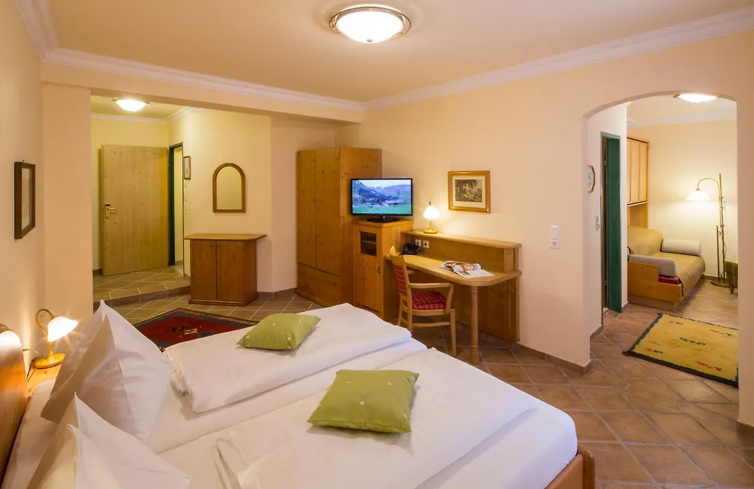 Hotel Zum Schwarzen Bären-1