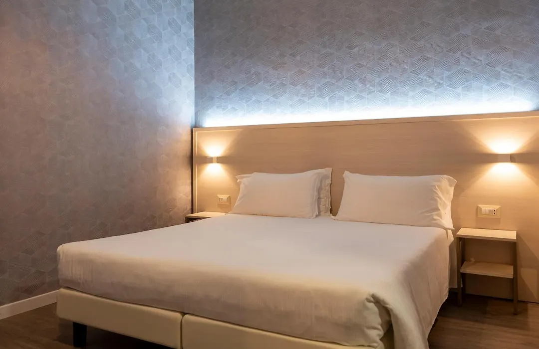Hotel Embassy-1