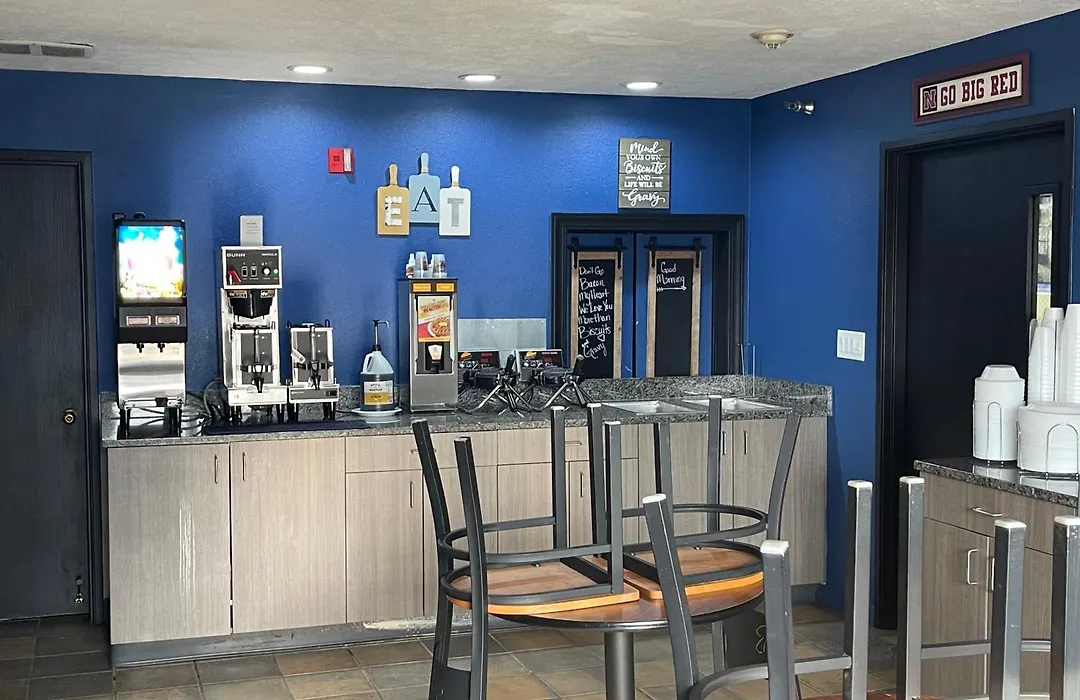 New Victorian Inn & Suites Lincoln-1