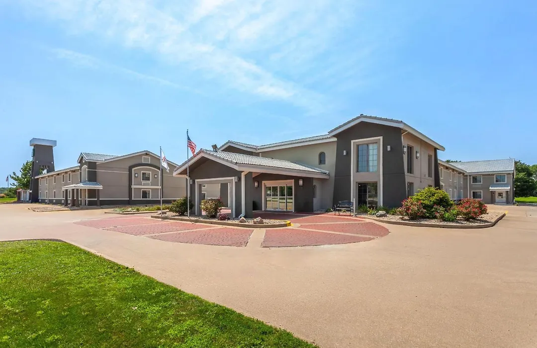 La Quinta Inn By Wyndham Champaign-1