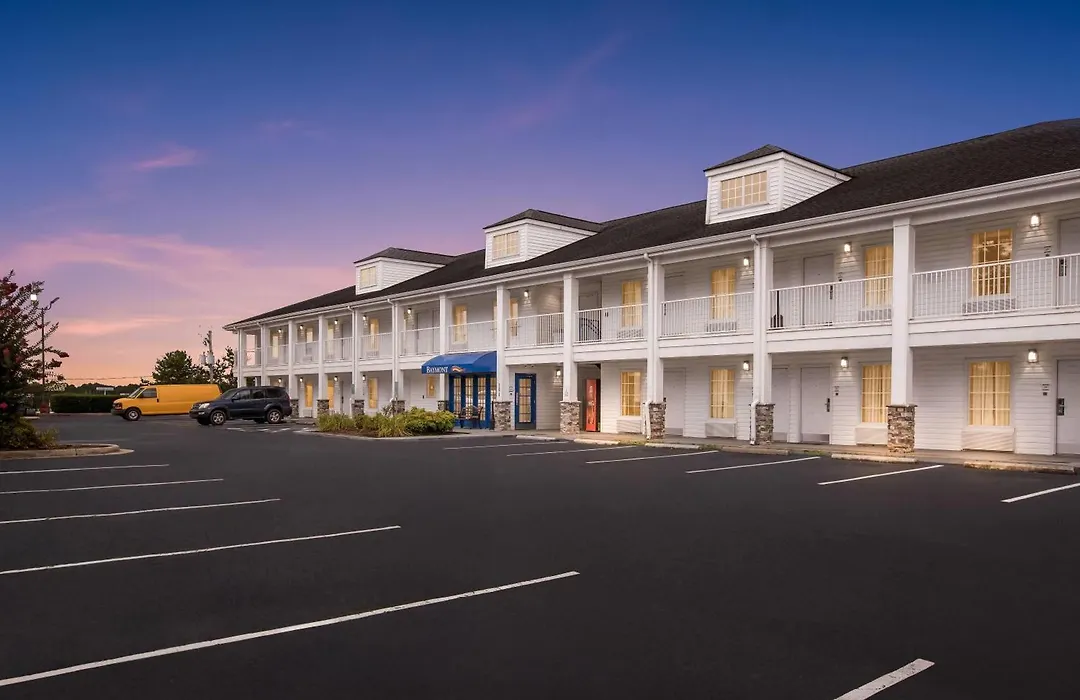 Baymont By Wyndham Forest City-1