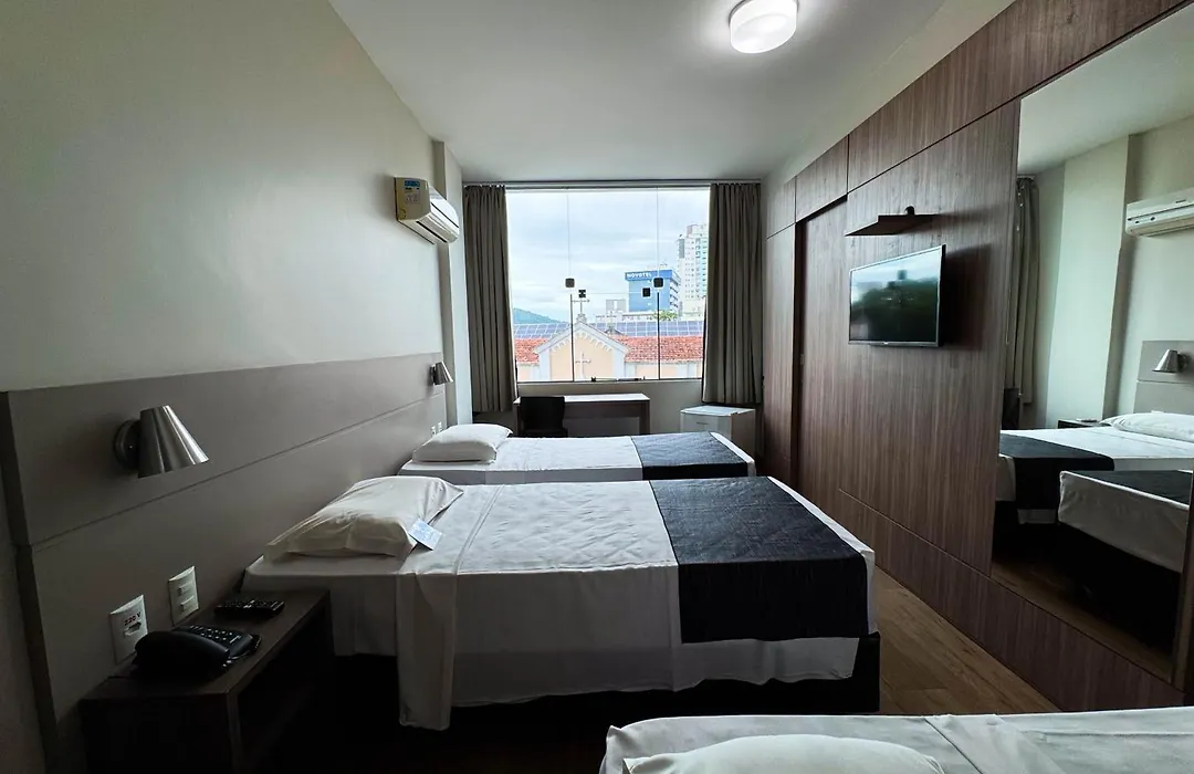 Hotel Valerim Itajai / Navegantes-1