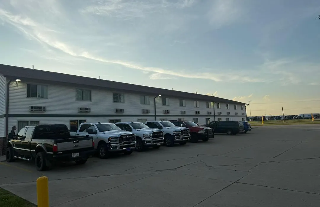 Super 8 By Wyndham Mendota I-39-1