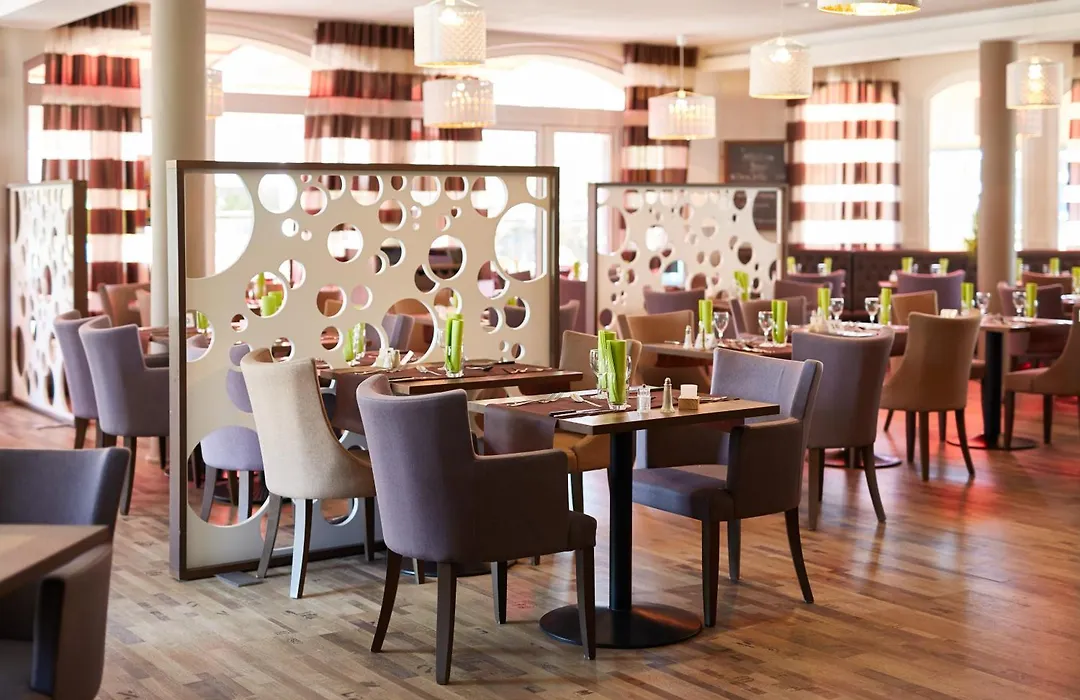 Threeland Hotel-1