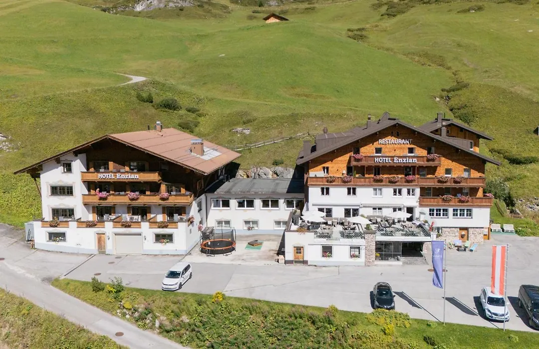 Sporthotel Enzian-1