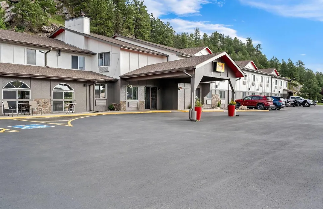 Super 8 By Wyndham Custer/Crazy Horse Area-1