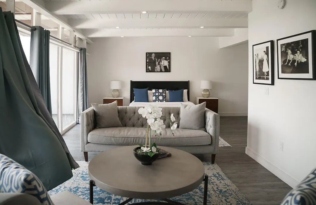Hollywood Hills Hotel-1