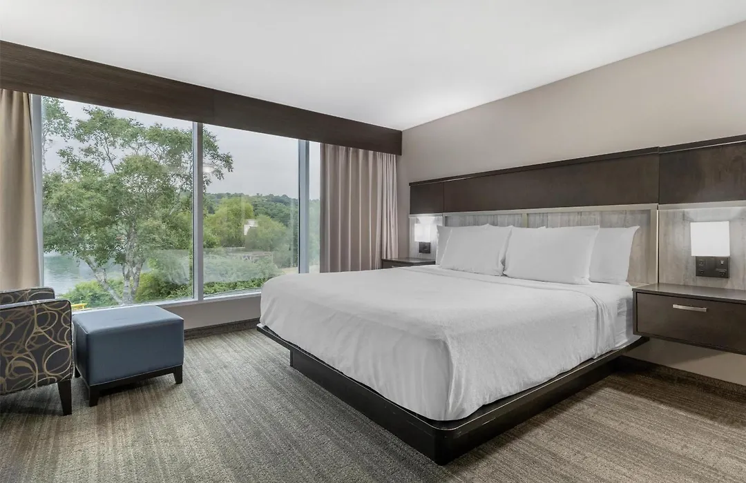 Best Western Plus Chocolate Lake Hotel - Halifax-1
