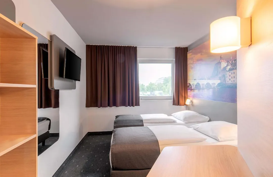 B&B Hotel Regensburg-City-1