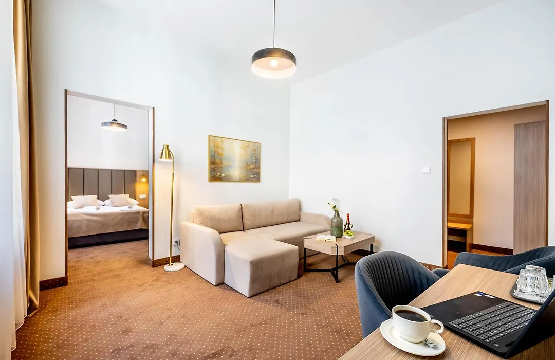 Hotel Lothus-1