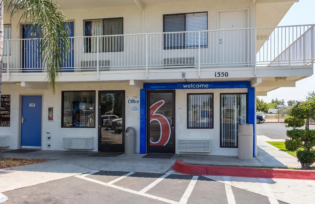 Motel 6 Bakersfield, Ca - Convention Center-1