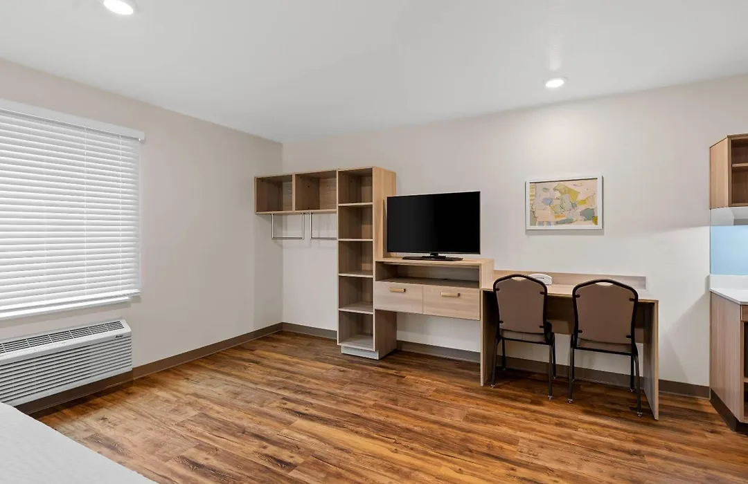 Woodspring Suites Richmond Airport-1