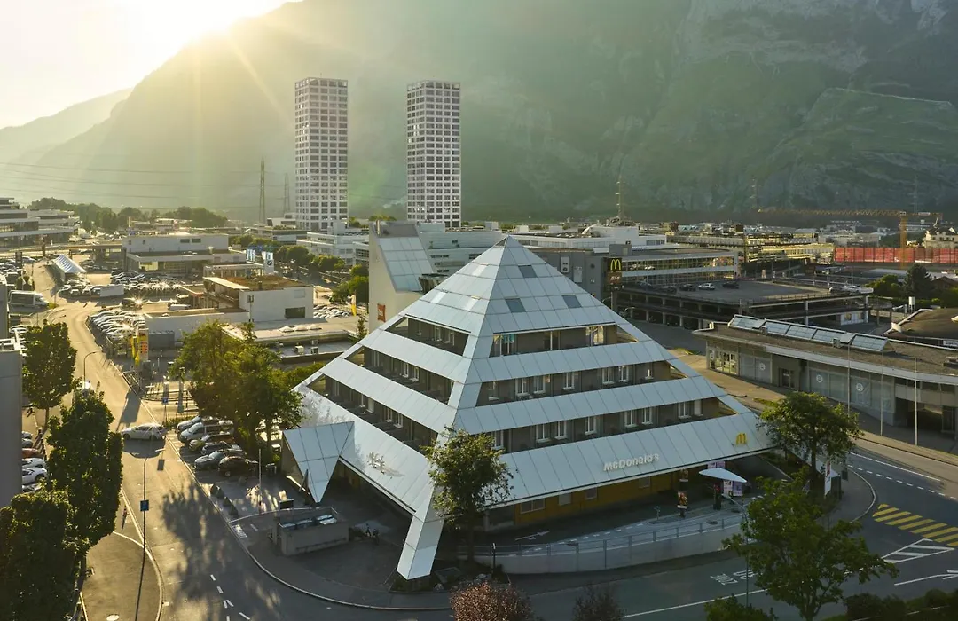 Ibis Chur-1