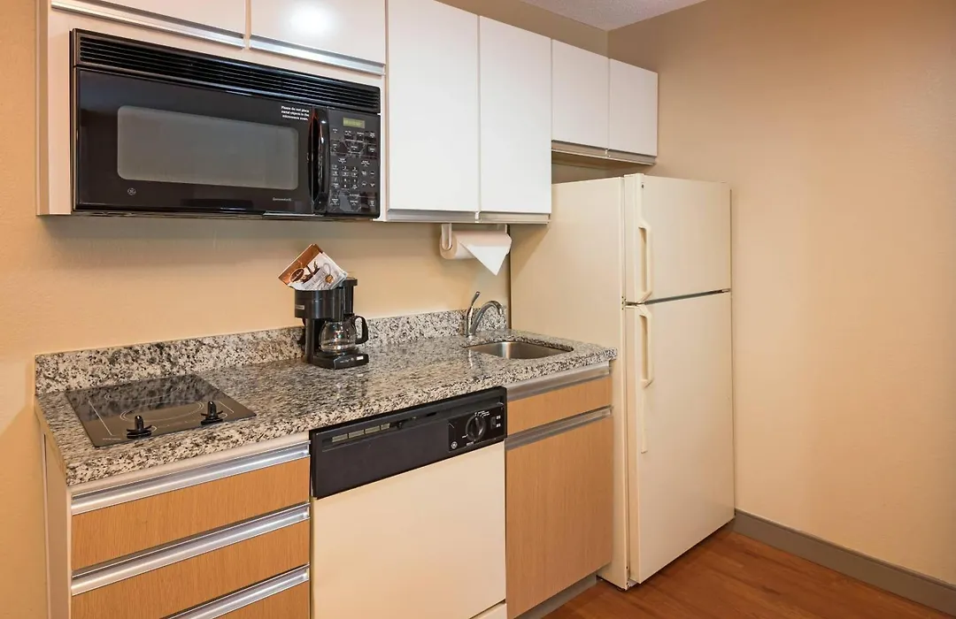 Mainstay Suites Detroit Auburn Hills-1