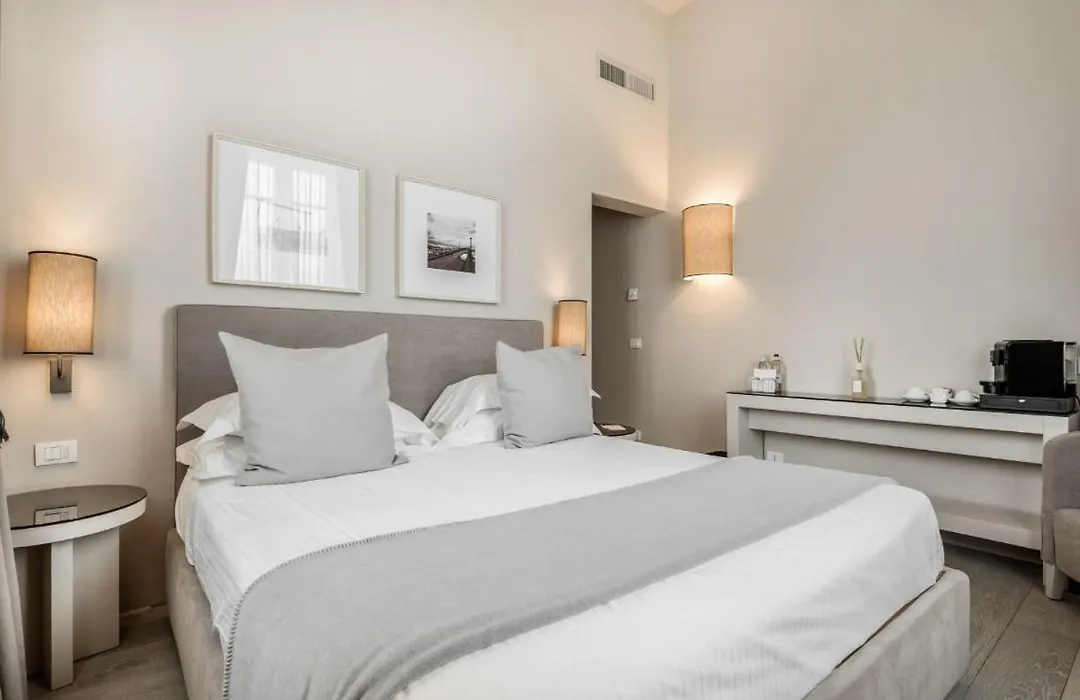Villa Grey-1