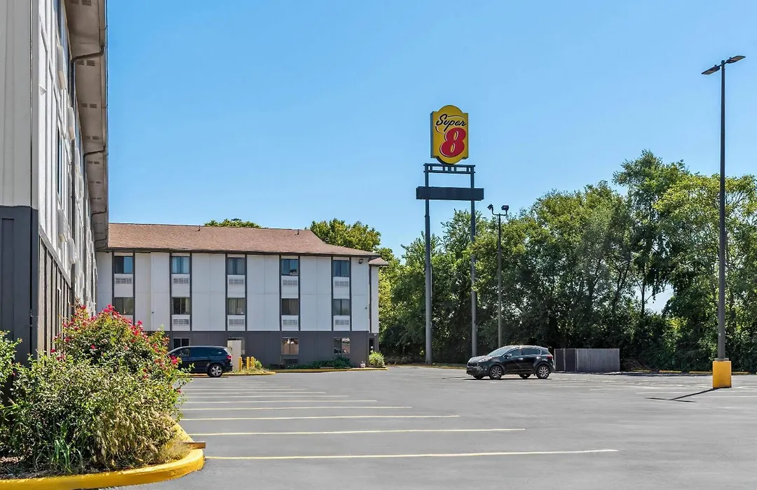 Super 8 By Wyndham Terre Haute-1