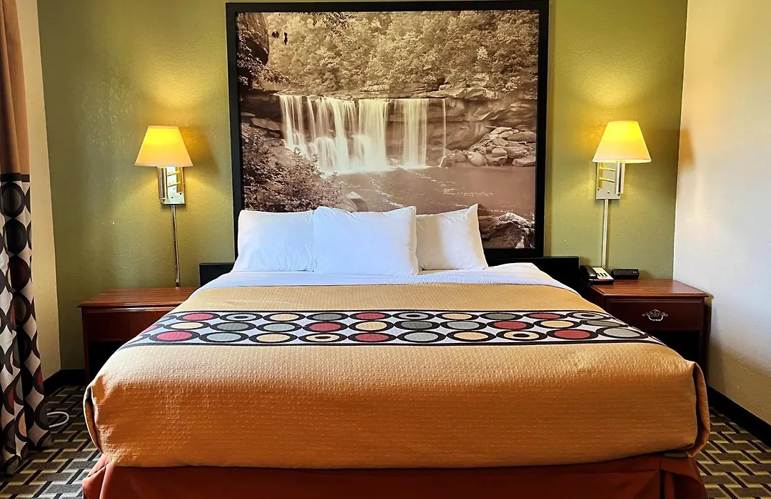 Super 8 By Wyndham Madison In-1