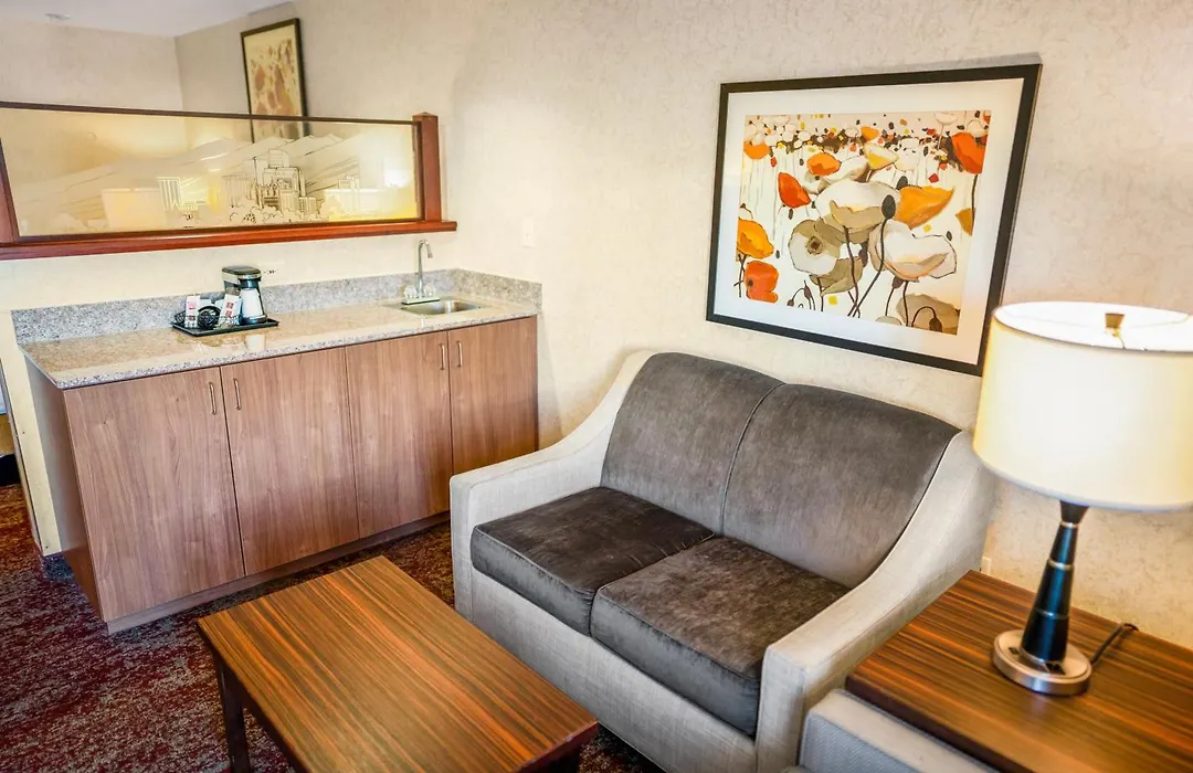 Crystal Inn Hotel & Suites - Salt Lake City-1