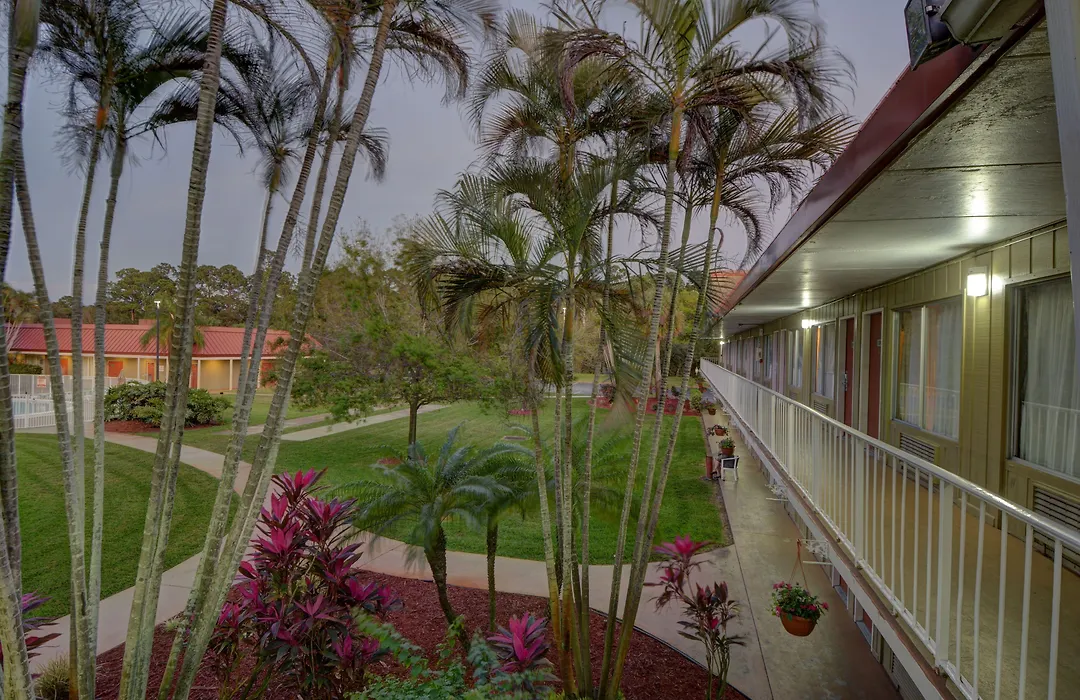 Vero Beach Inn & Suites Vero Beach I-95 (Adults Only)-1