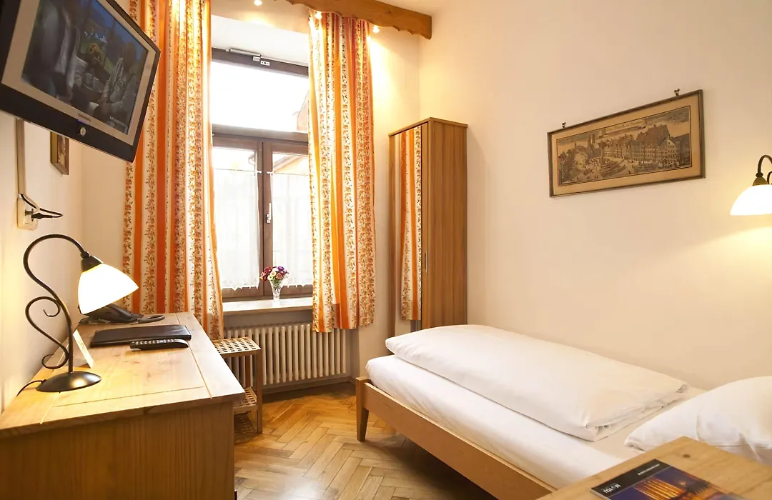 Hotel Hahn-1